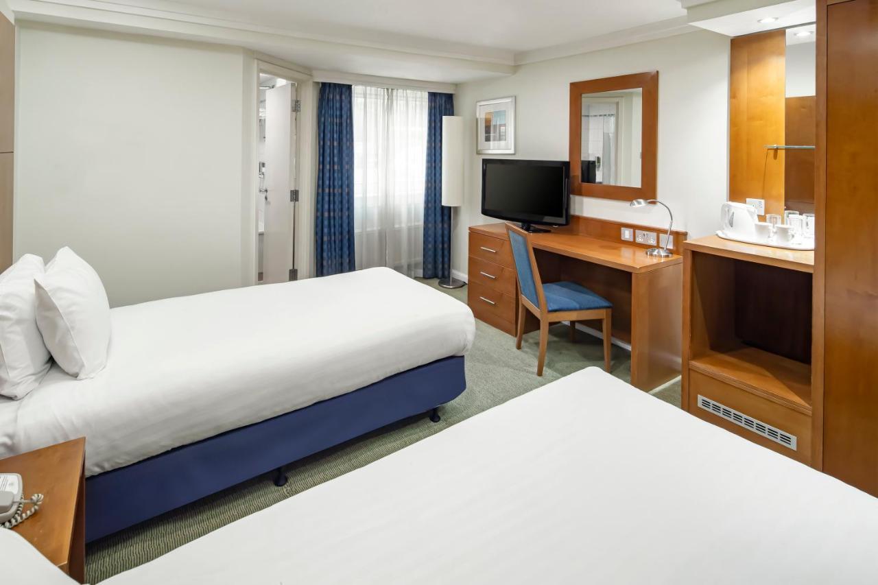 Holiday Inn Basingstoke By Ihg Exterior photo