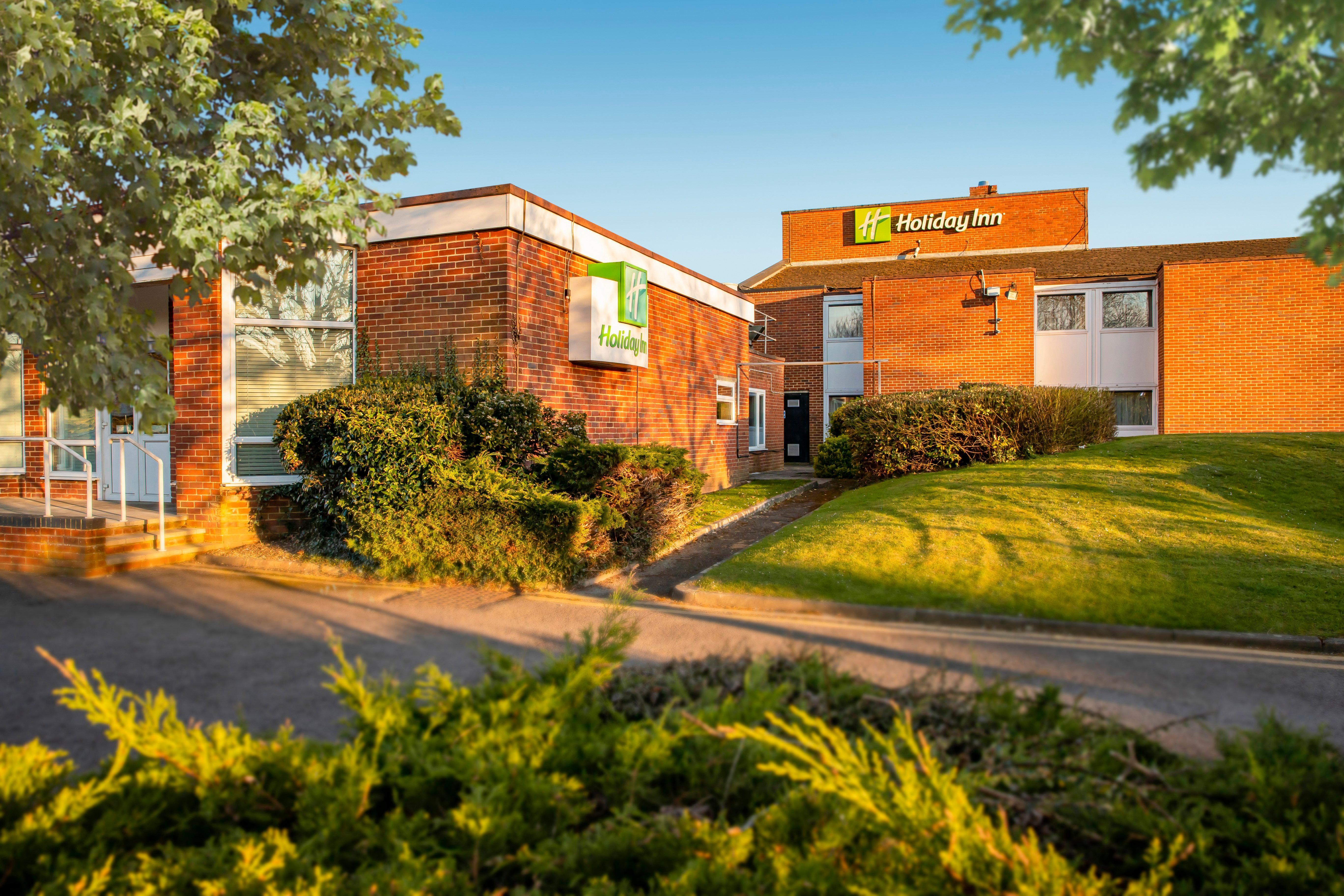 Holiday Inn Basingstoke By Ihg Exterior photo