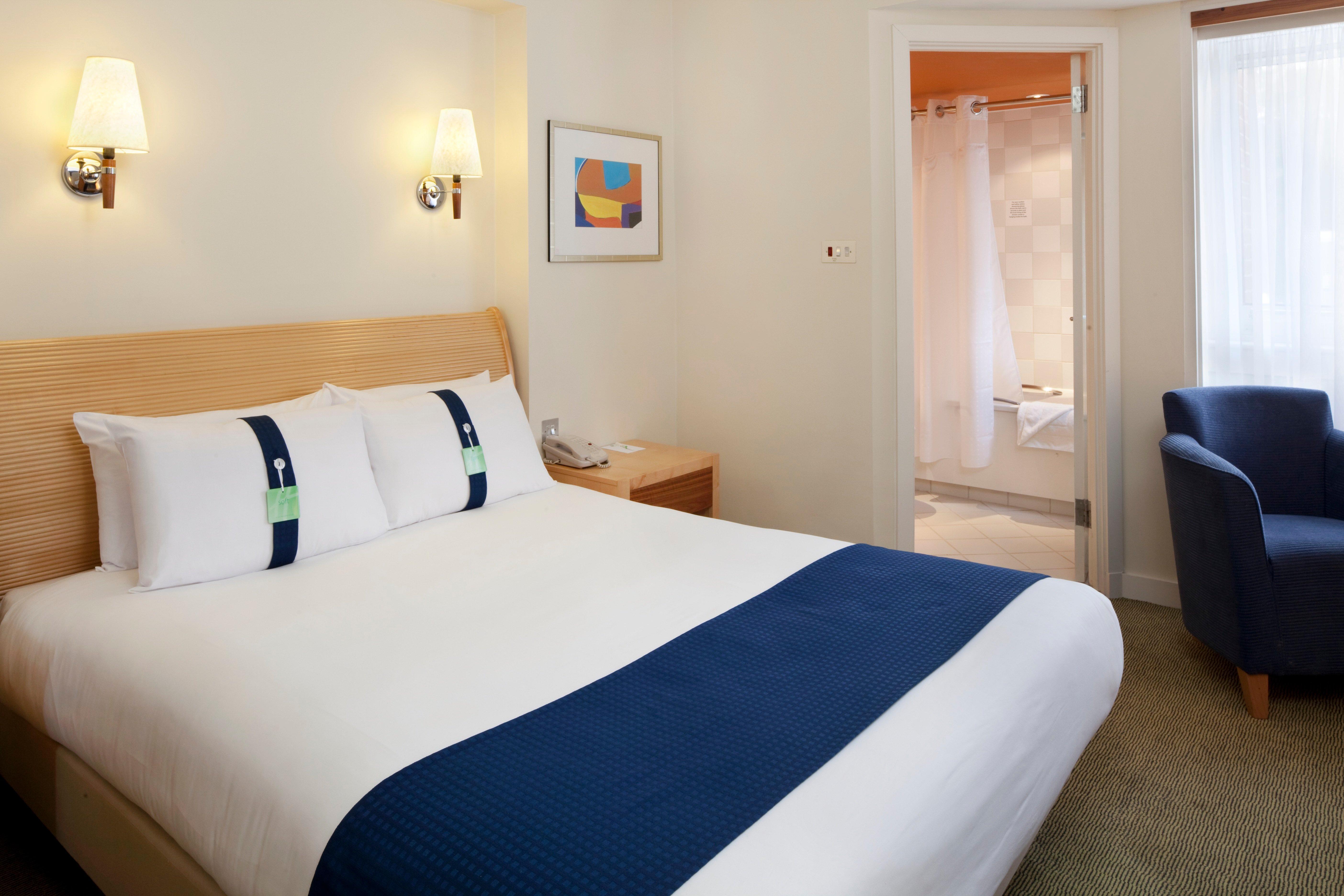 Holiday Inn Basingstoke By Ihg Exterior photo