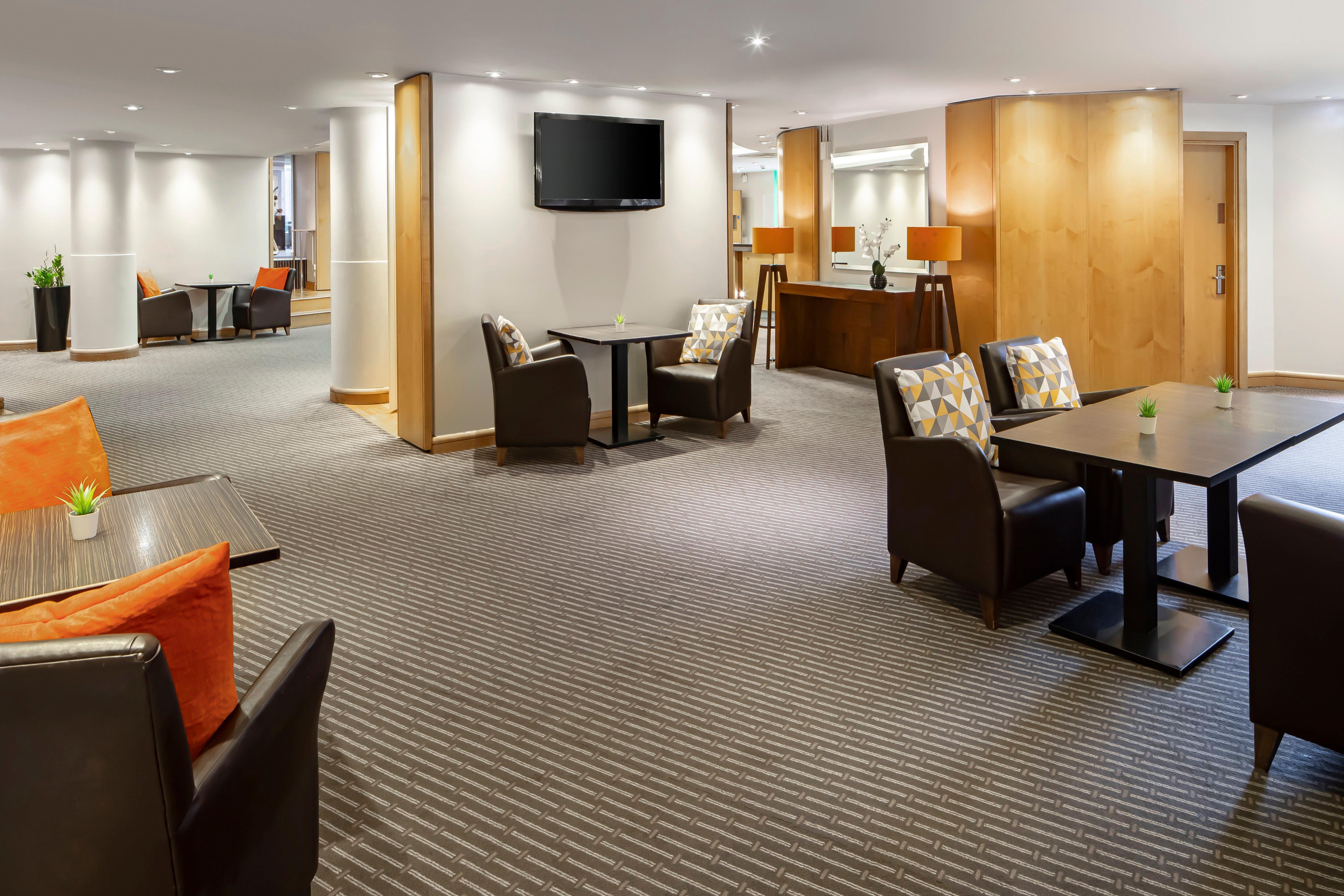Holiday Inn Basingstoke By Ihg Exterior photo