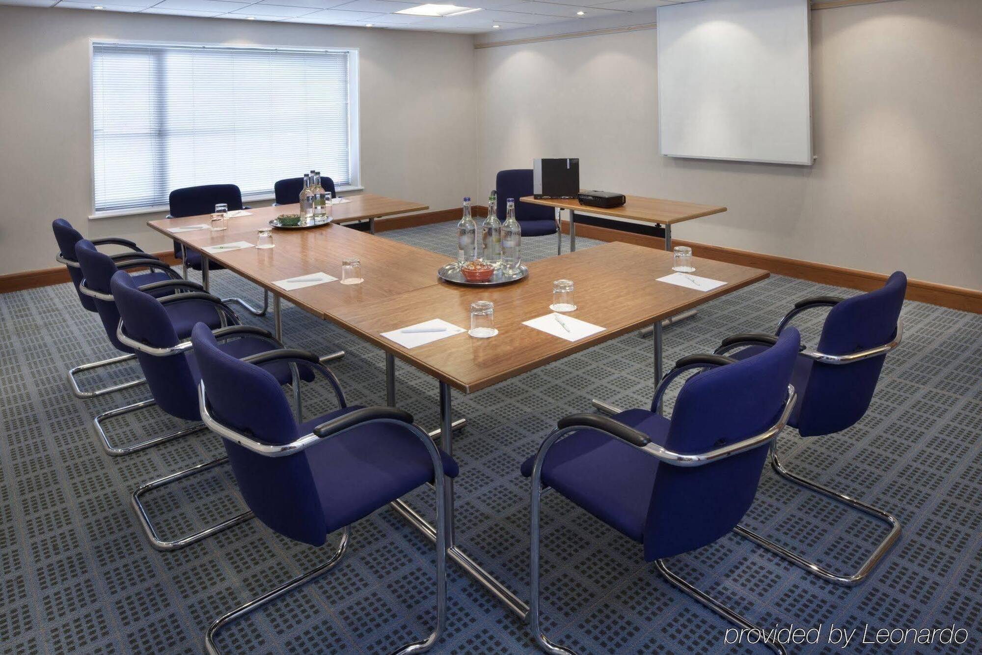 Holiday Inn Basingstoke By Ihg Exterior photo