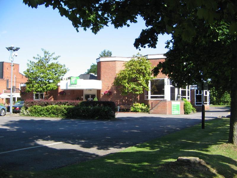Holiday Inn Basingstoke By Ihg Exterior photo